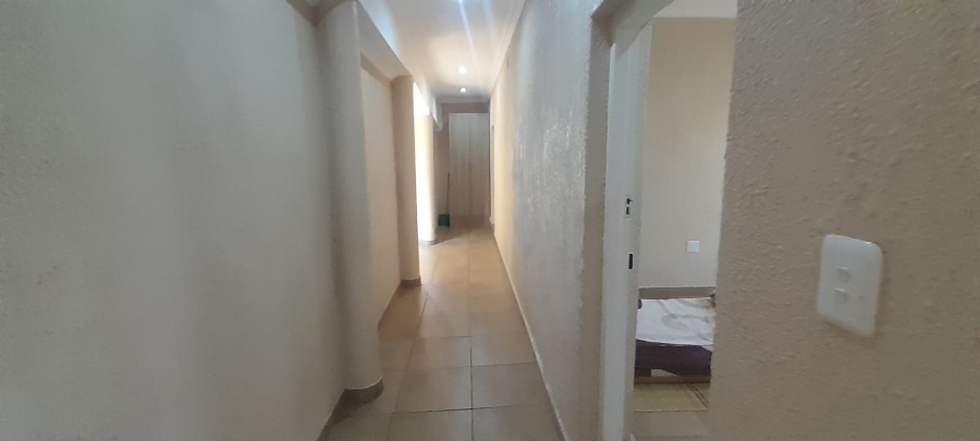 5 Bedroom Property for Sale in Witkop Gauteng