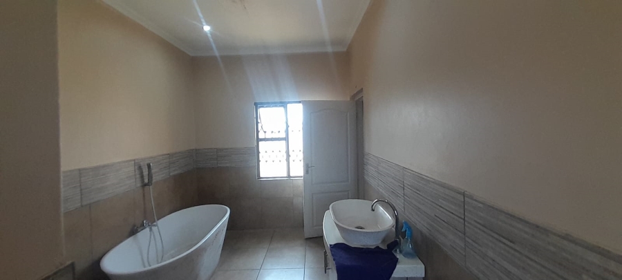 5 Bedroom Property for Sale in Witkop Gauteng