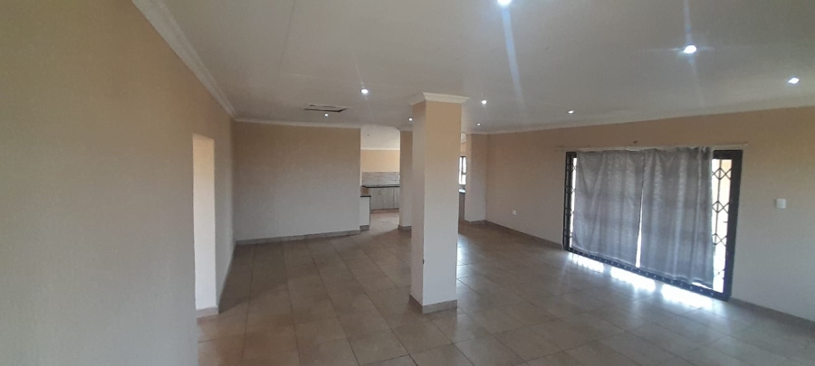 5 Bedroom Property for Sale in Witkop Gauteng