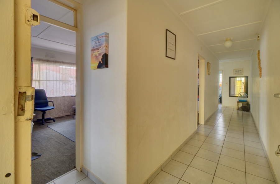To Let 2 Bedroom Property for Rent in Kenilworth Gauteng