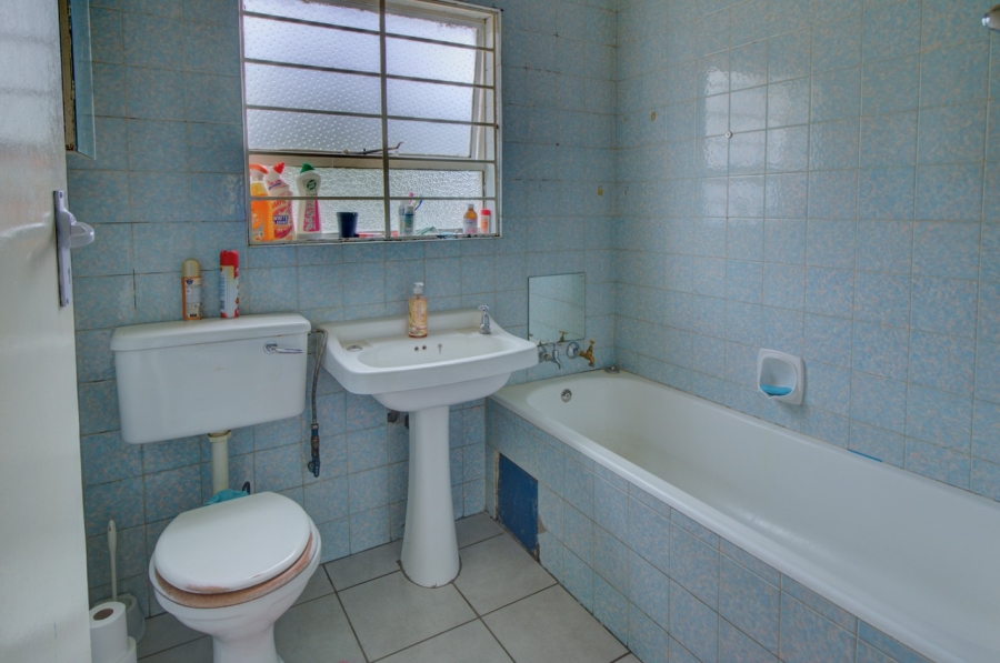 To Let 2 Bedroom Property for Rent in Kenilworth Gauteng