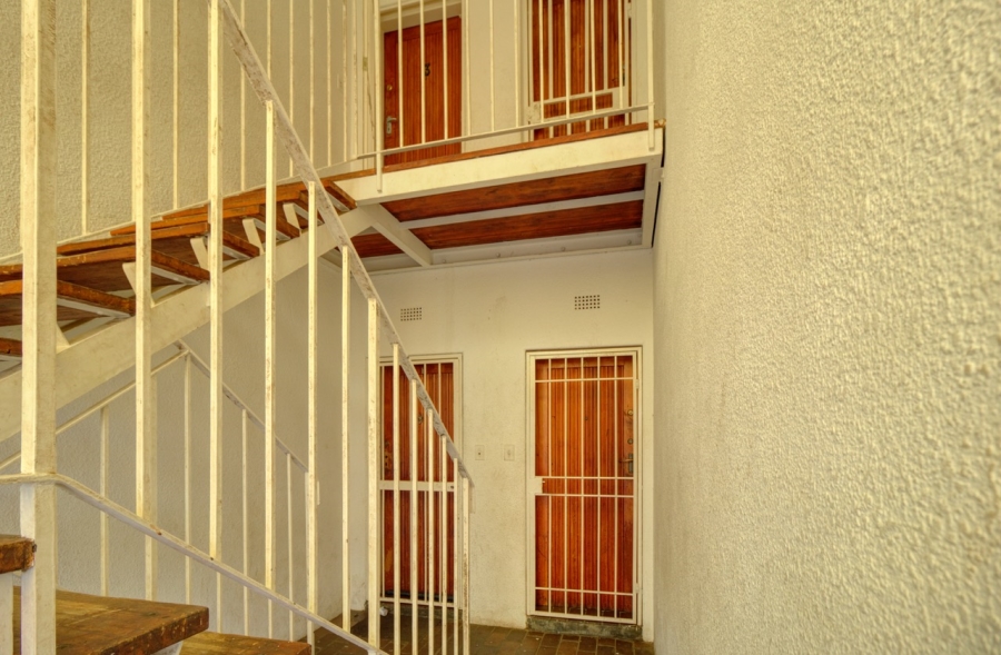 To Let 2 Bedroom Property for Rent in Kenilworth Gauteng