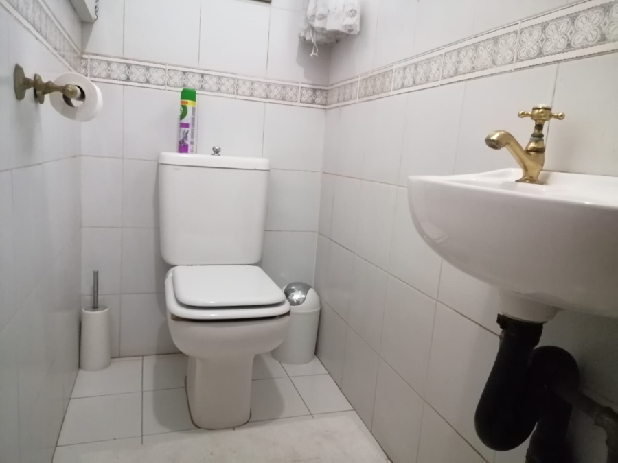 4 Bedroom Property for Sale in Ninapark Gauteng