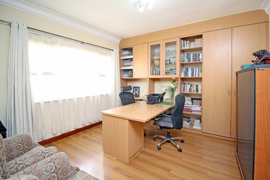 4 Bedroom Property for Sale in Broadacres Gauteng