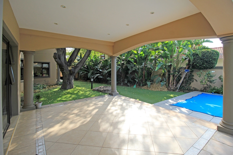 4 Bedroom Property for Sale in Broadacres Gauteng