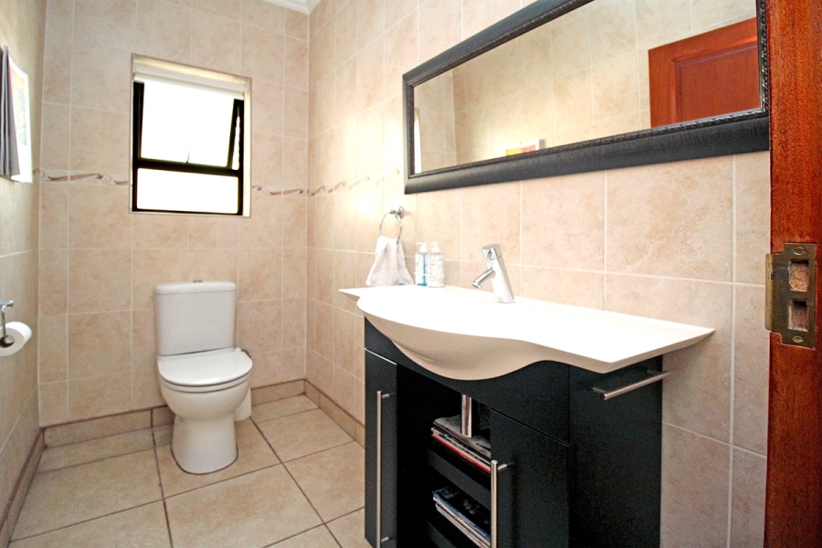 4 Bedroom Property for Sale in Broadacres Gauteng