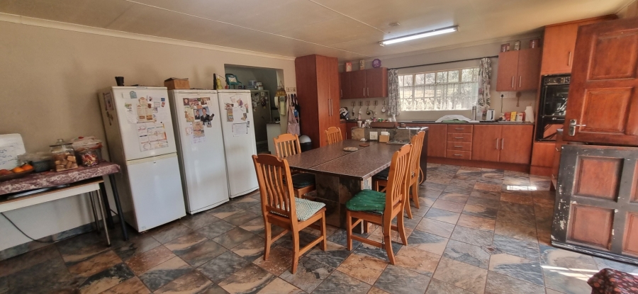 5 Bedroom Property for Sale in Golf View Gauteng