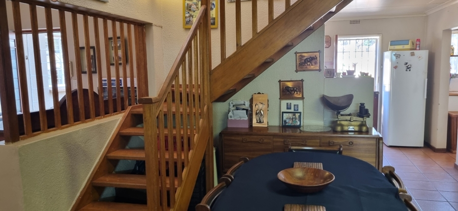 5 Bedroom Property for Sale in Golf View Gauteng