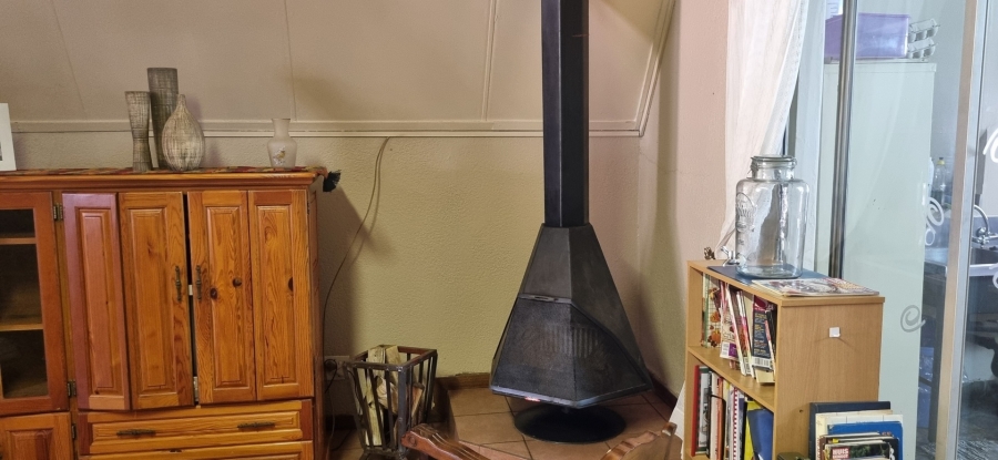 5 Bedroom Property for Sale in Golf View Gauteng