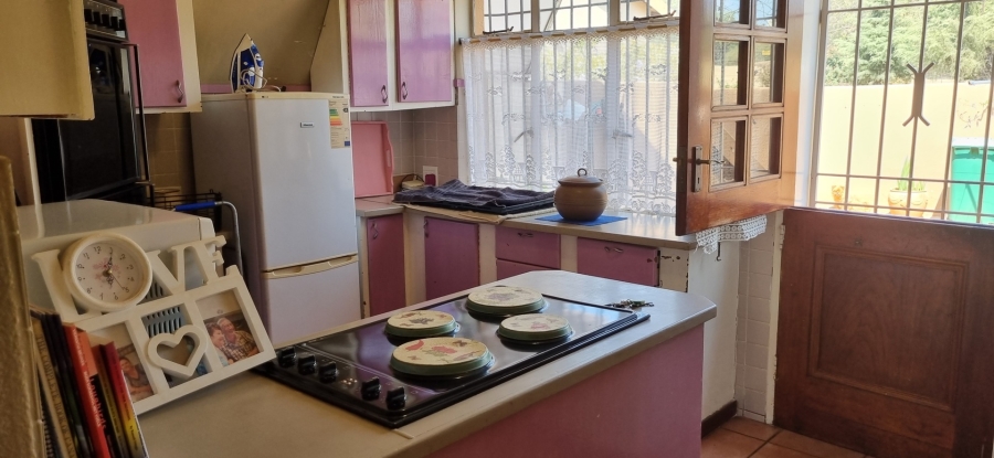 5 Bedroom Property for Sale in Golf View Gauteng