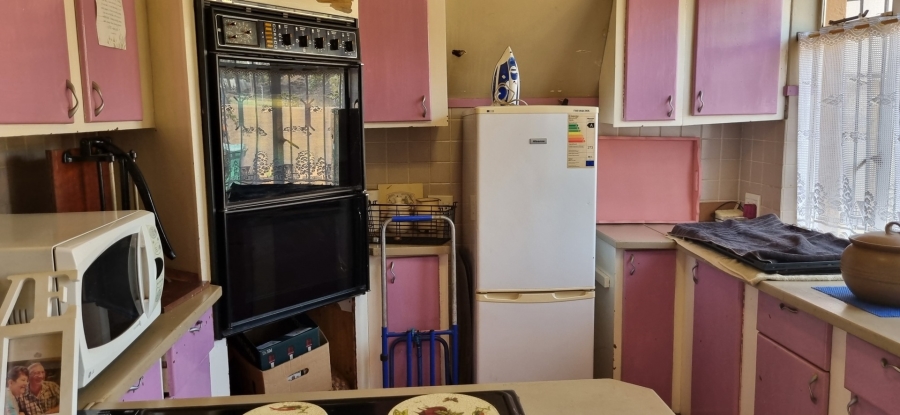 5 Bedroom Property for Sale in Golf View Gauteng