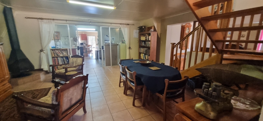 5 Bedroom Property for Sale in Golf View Gauteng