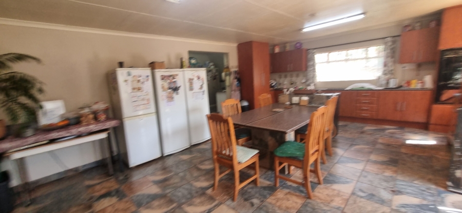 5 Bedroom Property for Sale in Golf View Gauteng