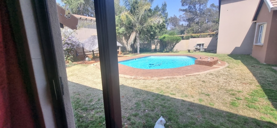 5 Bedroom Property for Sale in Golf View Gauteng