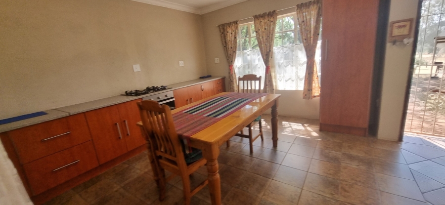 5 Bedroom Property for Sale in Golf View Gauteng