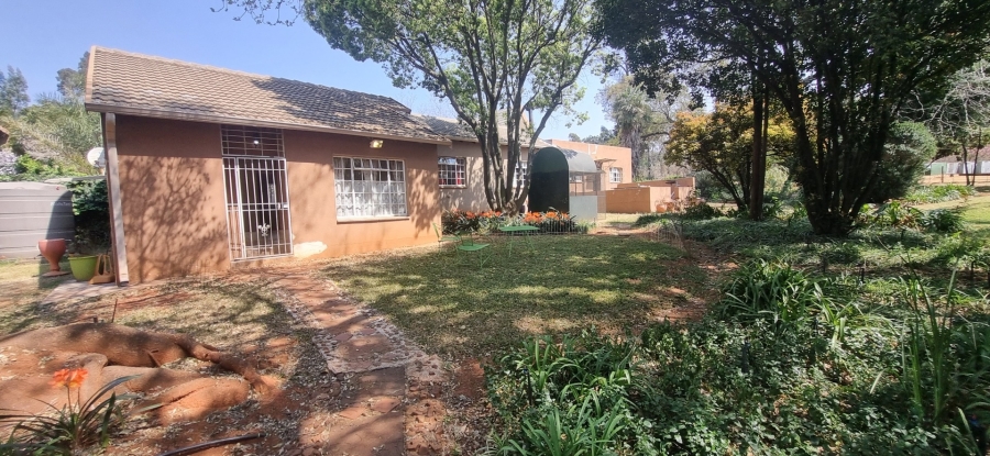 5 Bedroom Property for Sale in Golf View Gauteng