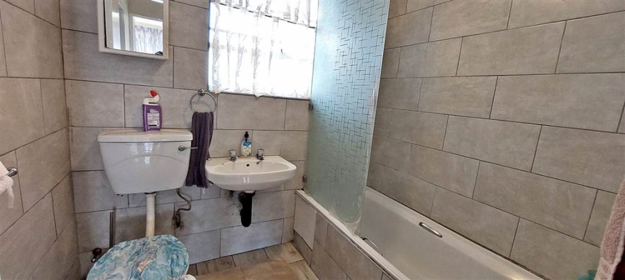 2 Bedroom Property for Sale in Verwoerdpark Gauteng