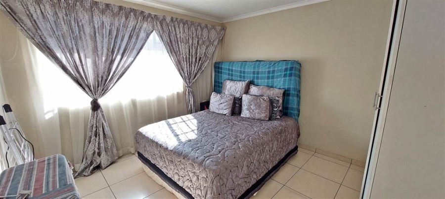 2 Bedroom Property for Sale in Verwoerdpark Gauteng