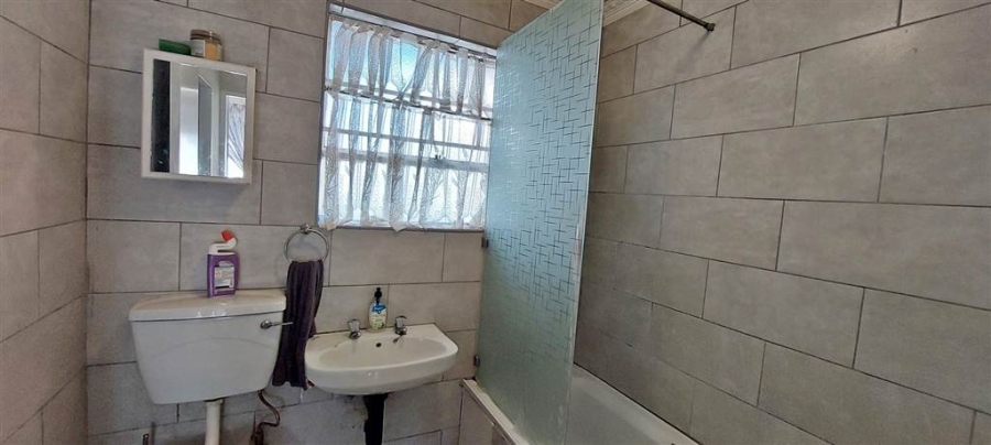 2 Bedroom Property for Sale in Verwoerdpark Gauteng