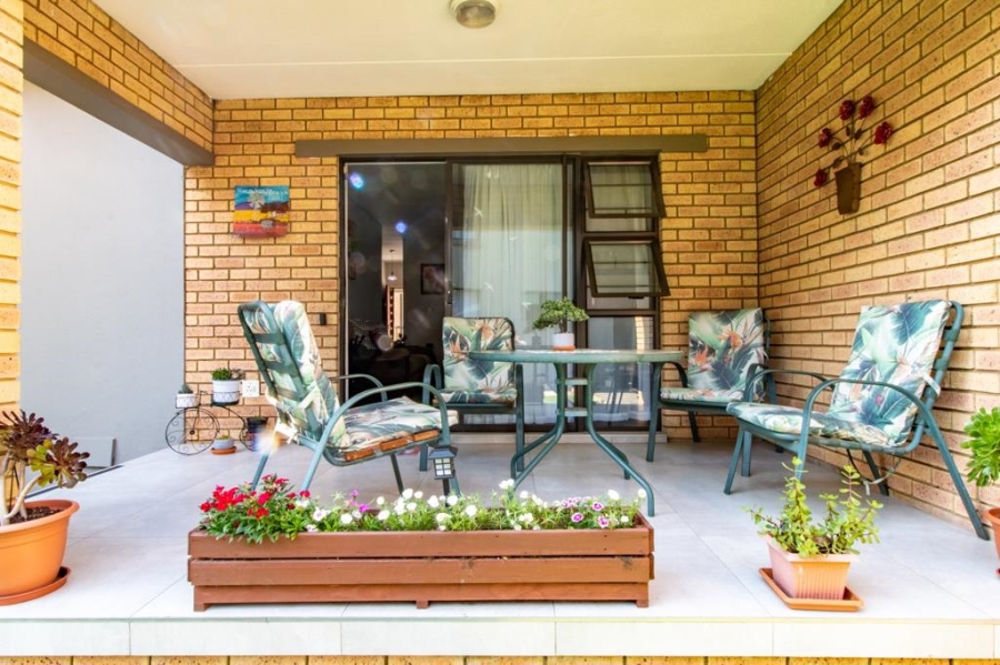 2 Bedroom Property for Sale in Brackenhurst Gauteng