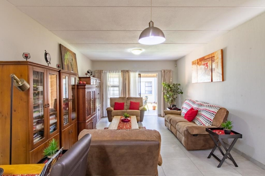 2 Bedroom Property for Sale in Brackenhurst Gauteng