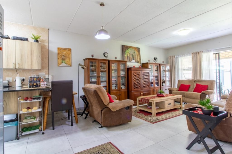 2 Bedroom Property for Sale in Brackenhurst Gauteng