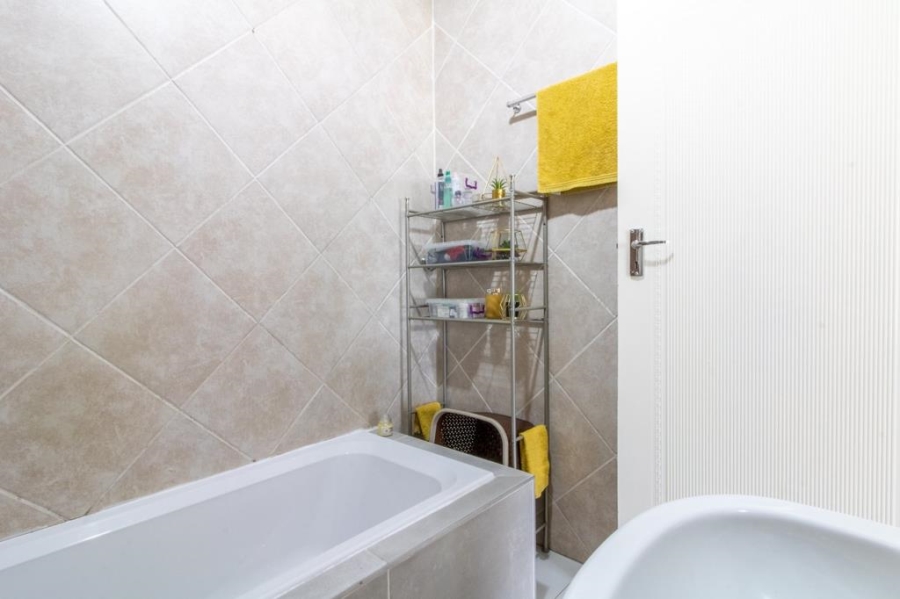 2 Bedroom Property for Sale in Brackenhurst Gauteng