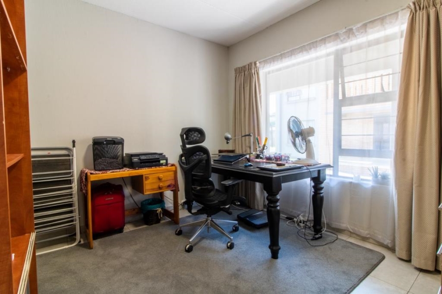 2 Bedroom Property for Sale in Brackenhurst Gauteng