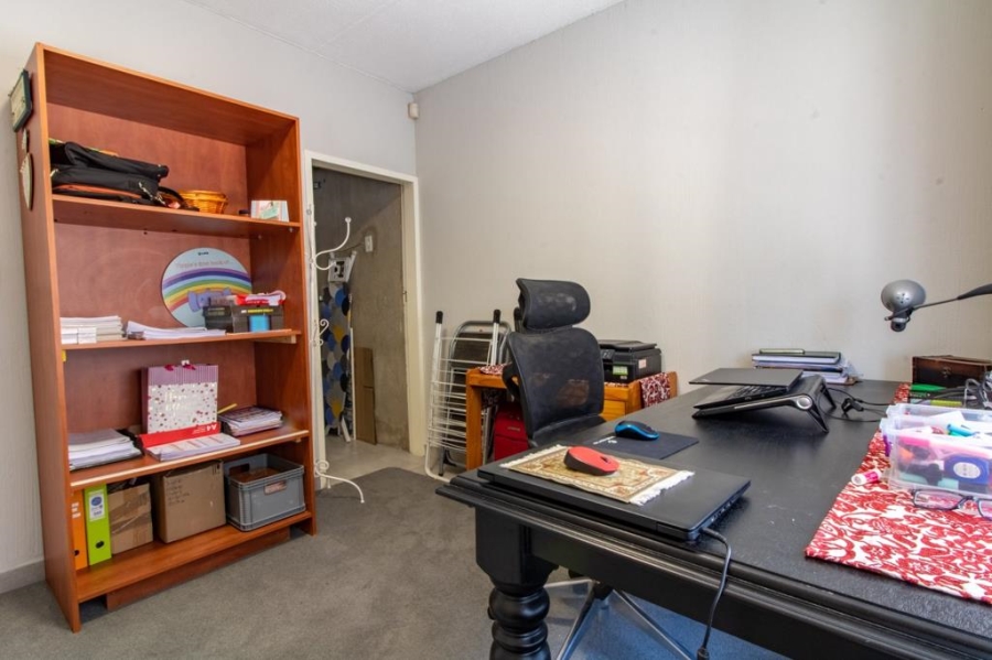 2 Bedroom Property for Sale in Brackenhurst Gauteng