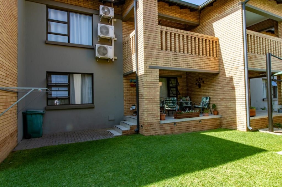 2 Bedroom Property for Sale in Brackenhurst Gauteng