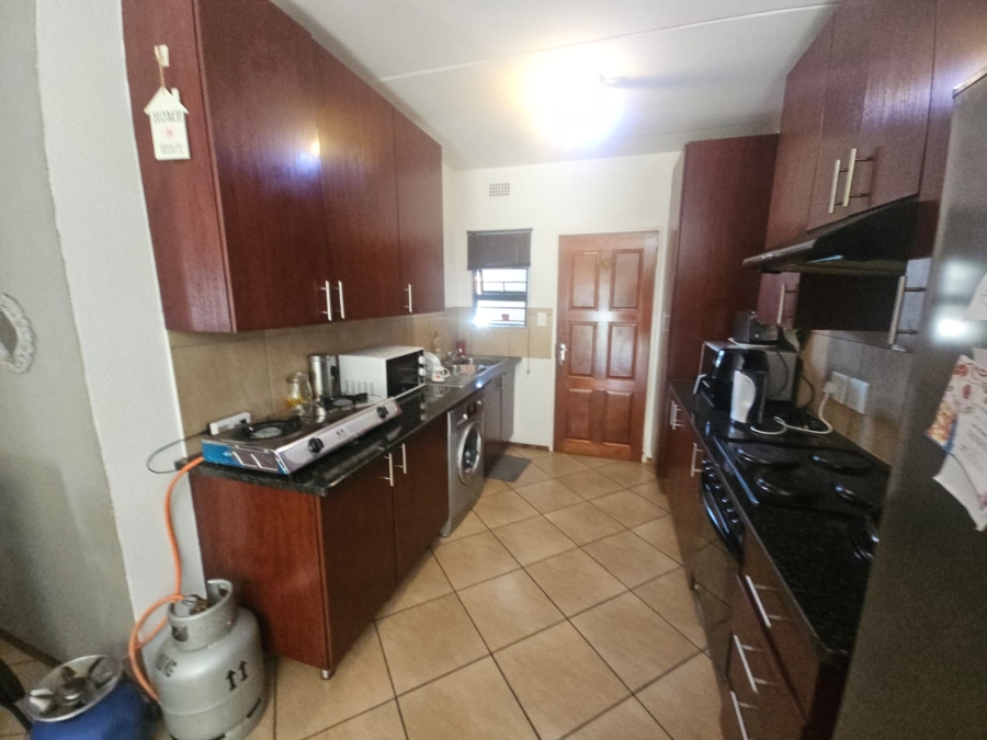 3 Bedroom Property for Sale in Albertsdal Gauteng