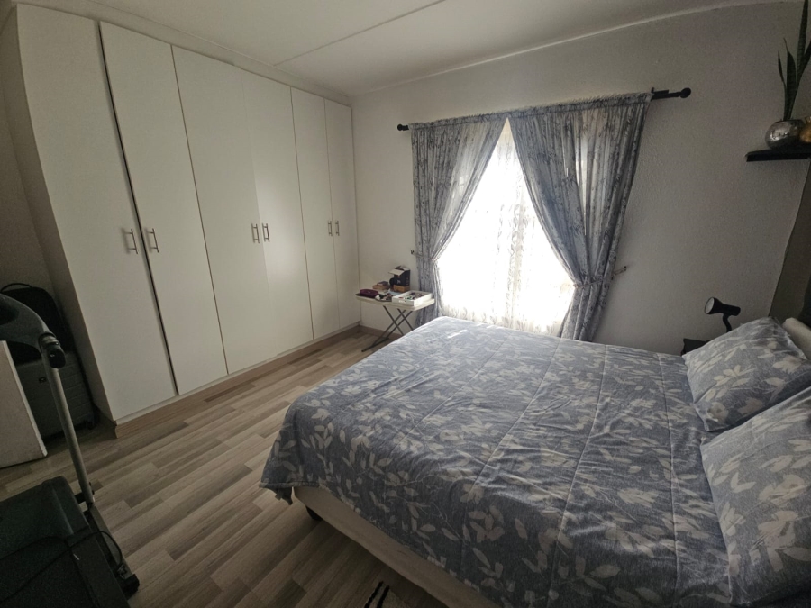 3 Bedroom Property for Sale in Albertsdal Gauteng