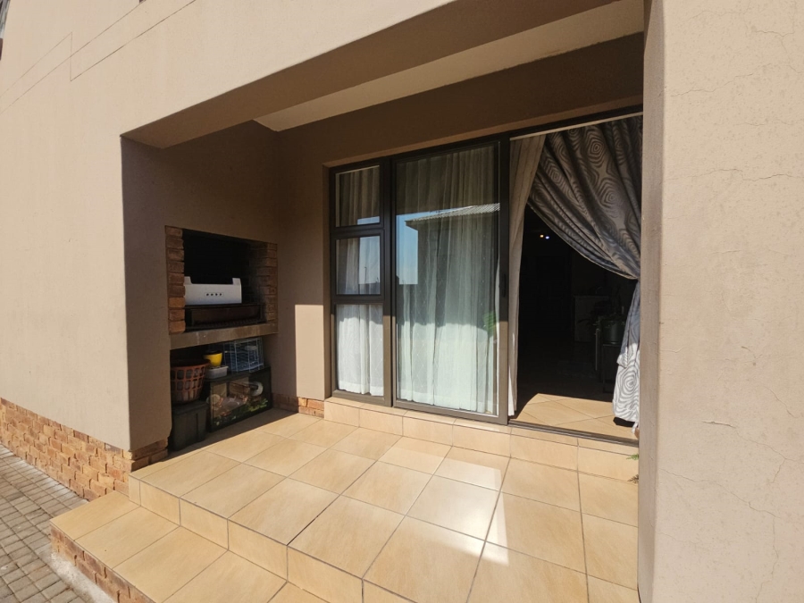 3 Bedroom Property for Sale in Albertsdal Gauteng
