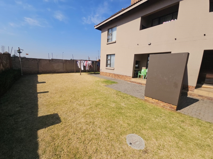 3 Bedroom Property for Sale in Albertsdal Gauteng