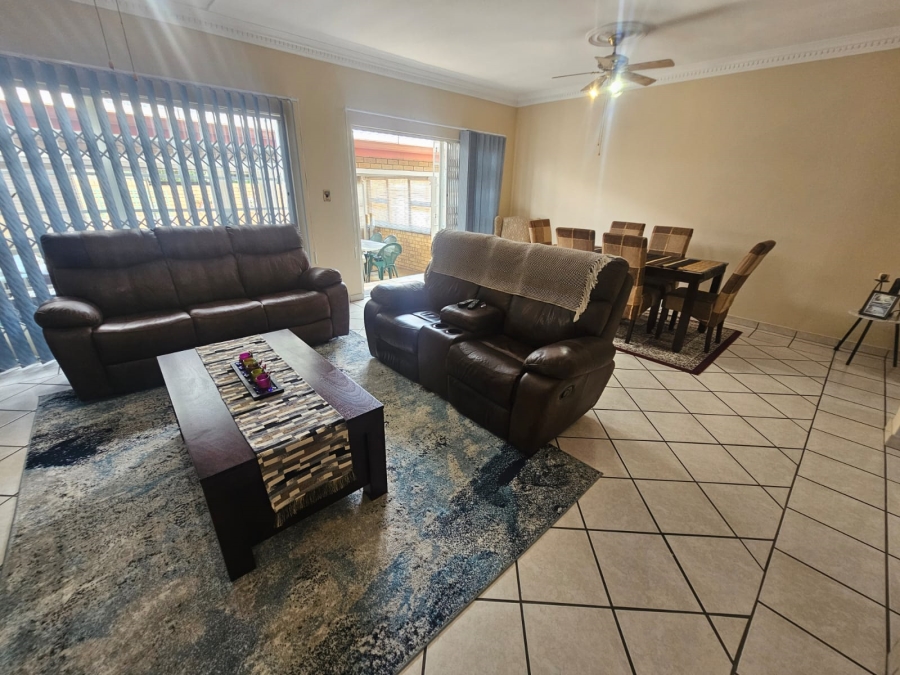 4 Bedroom Property for Sale in New Redruth Gauteng