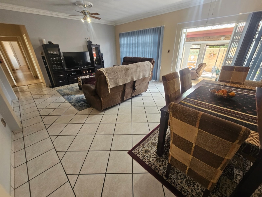 4 Bedroom Property for Sale in New Redruth Gauteng