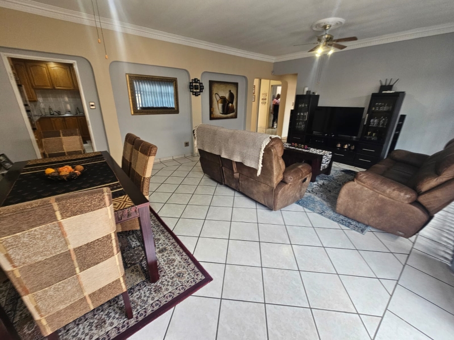 4 Bedroom Property for Sale in New Redruth Gauteng