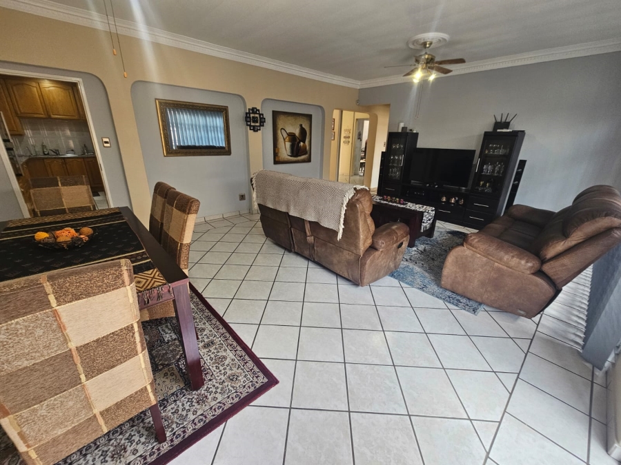 4 Bedroom Property for Sale in New Redruth Gauteng