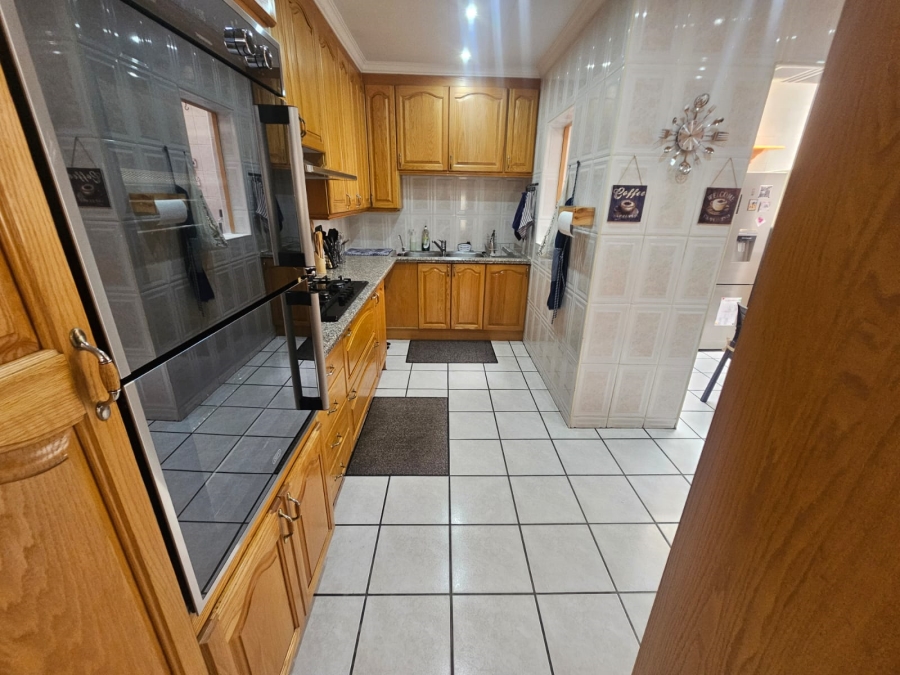 4 Bedroom Property for Sale in New Redruth Gauteng