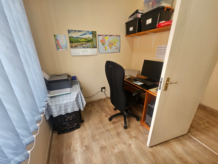 4 Bedroom Property for Sale in New Redruth Gauteng