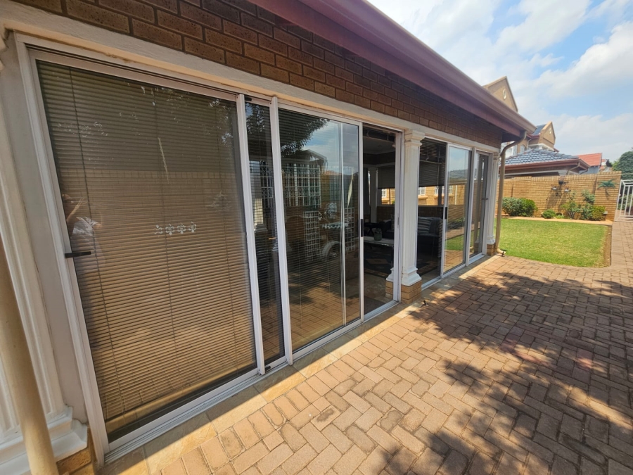 4 Bedroom Property for Sale in New Redruth Gauteng