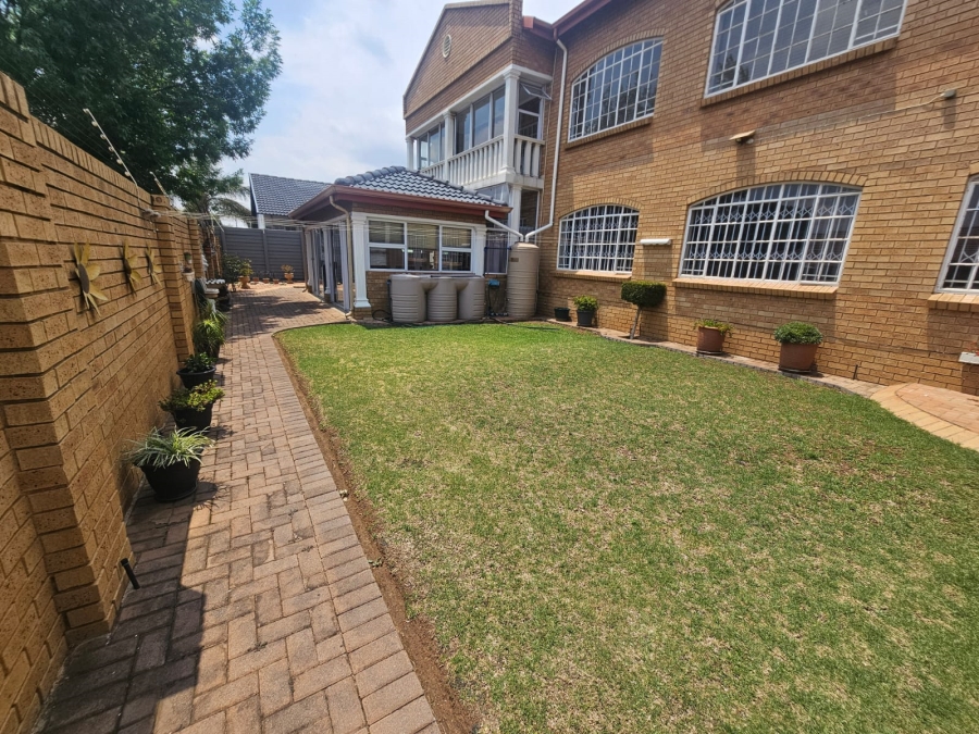 4 Bedroom Property for Sale in New Redruth Gauteng