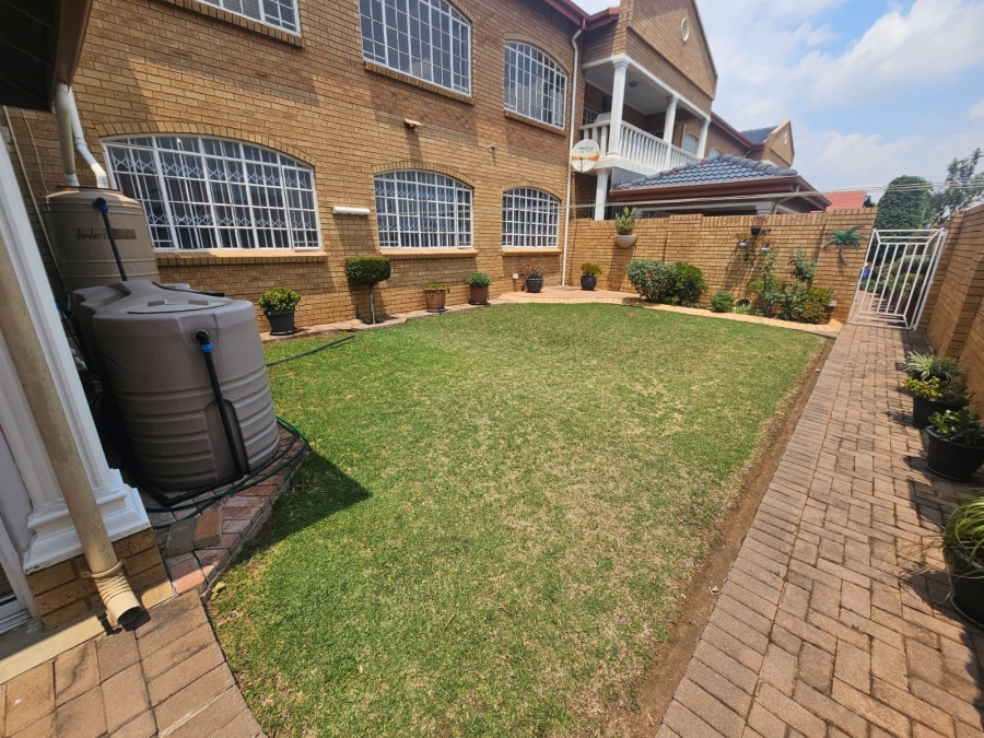 4 Bedroom Property for Sale in New Redruth Gauteng