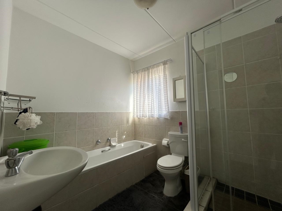 2 Bedroom Property for Sale in Birchleigh Gauteng