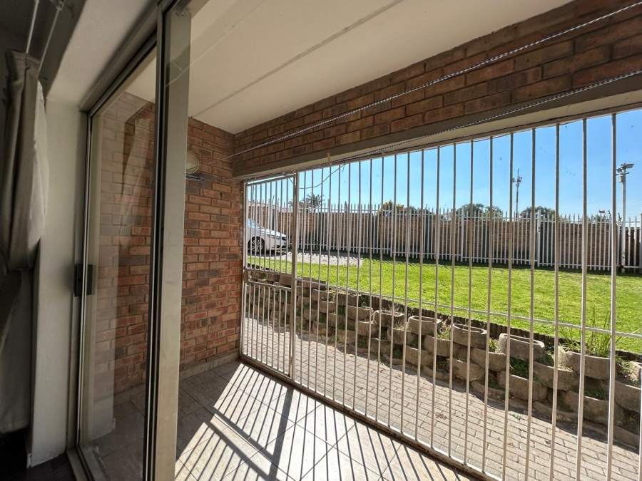 2 Bedroom Property for Sale in Birchleigh Gauteng