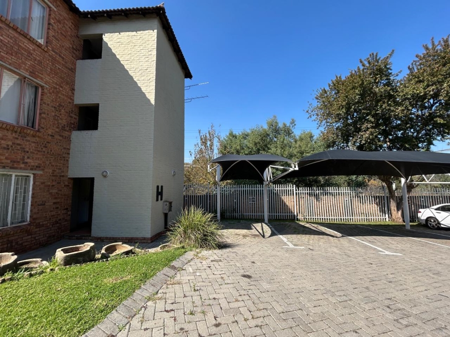 2 Bedroom Property for Sale in Birchleigh Gauteng