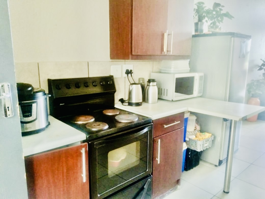 2 Bedroom Property for Sale in Buccleuch Gauteng