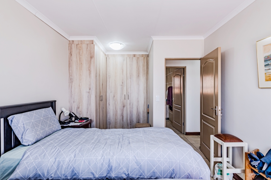 2 Bedroom Property for Sale in Bronberg Close Gauteng