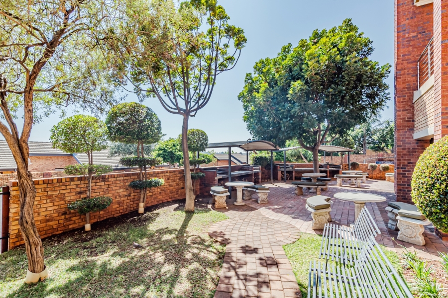 2 Bedroom Property for Sale in Bronberg Close Gauteng