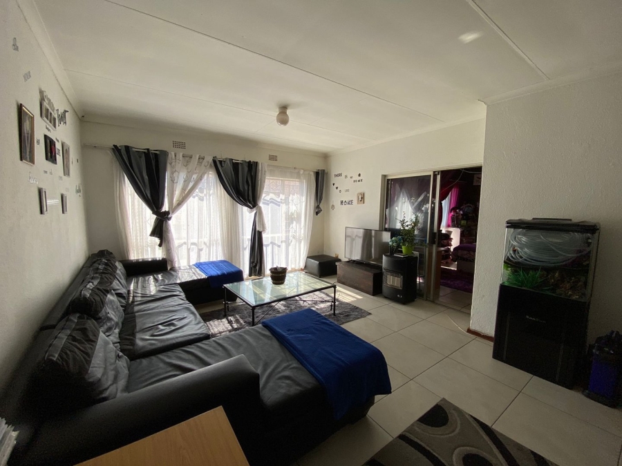 2 Bedroom Property for Sale in New Redruth Gauteng